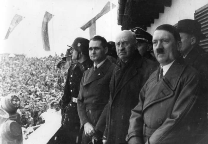 Анри де Байе-Латур (второй справа) на открытии зимних Игр-1936. Фото: Deutsches Bundesarchiv