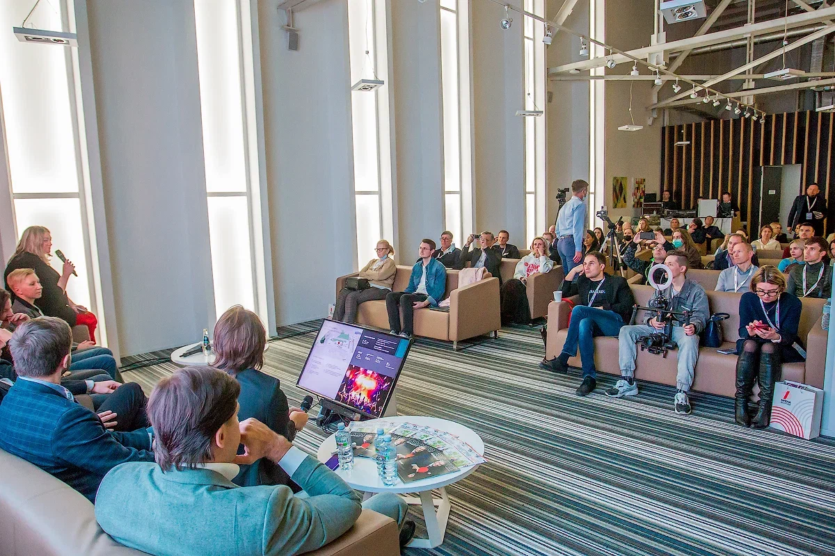 Мало инвесторов и проблемы с банками. Эксперты «Арены Форум 6.0» – об импортозамещении и выходе на новые рынки