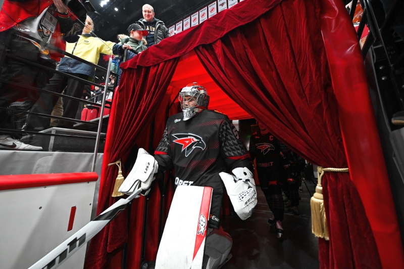 Культурное дерби выход игроков.jpg