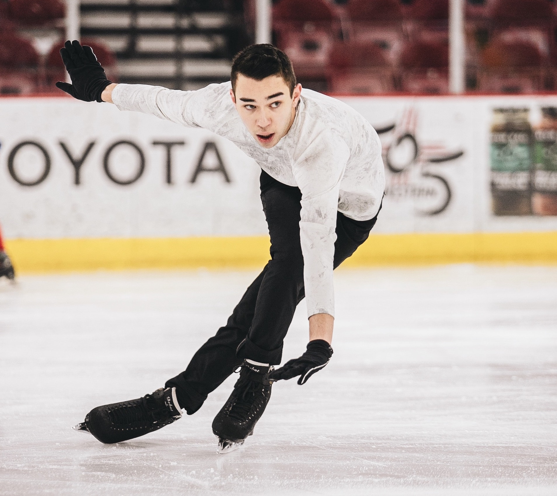 В Москве построят шесть ледовых арен