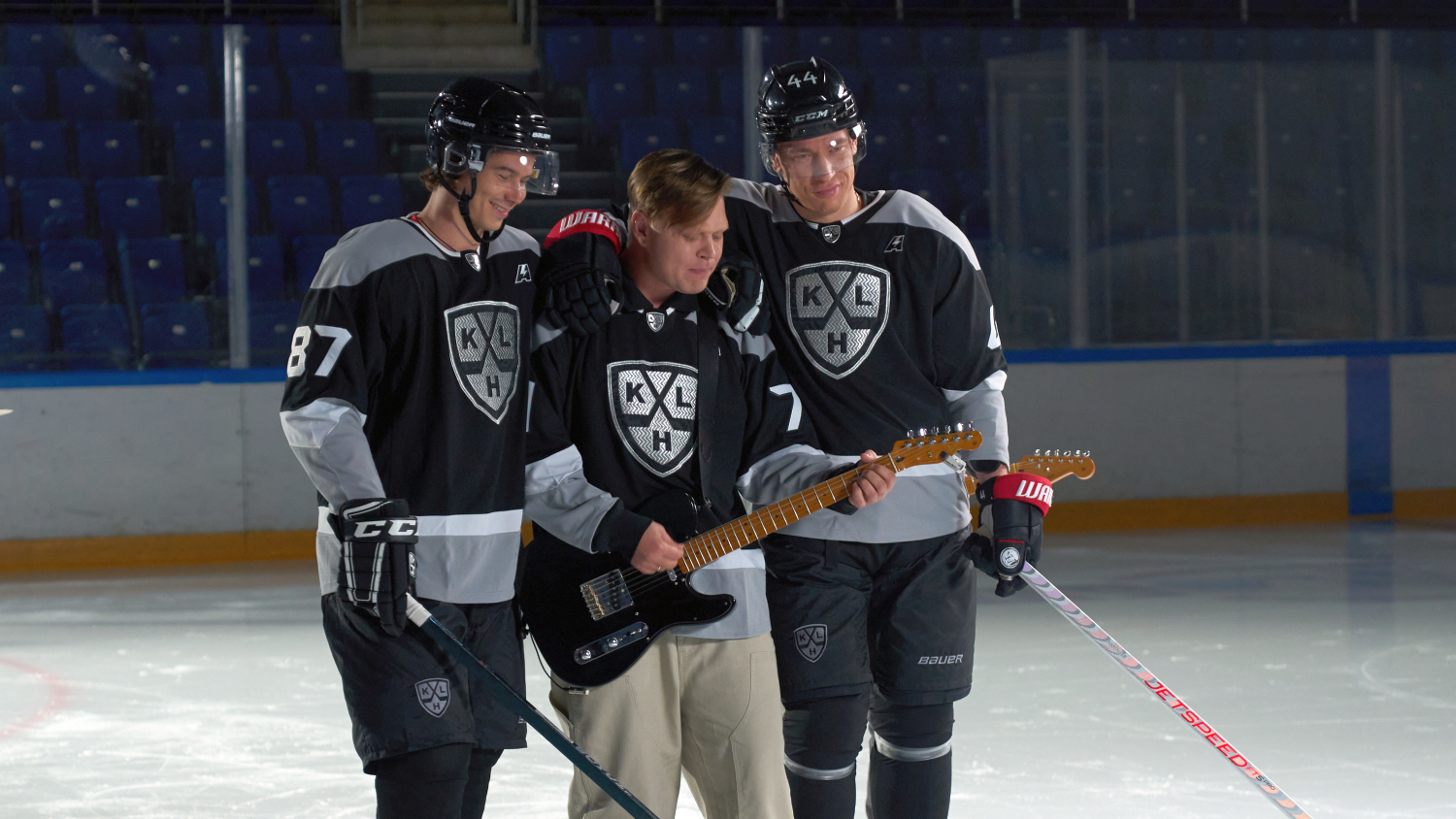 Хит-парад КХЛ. Лига продолжает выпускать фильмы и песни