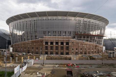 На стадионе в Екатеринбурге началась реставрация исторических стен