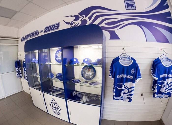 Футбольный клуб второго дивизиона открыл магазин атрибутики