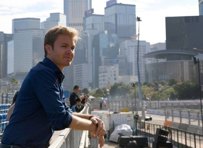 Чемпион «Формулы 1» инвестировал в гонки электрокаров