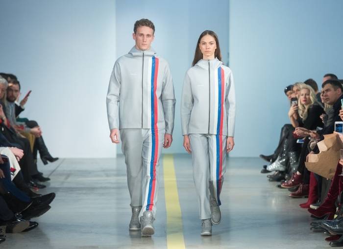 Российских олимпийцев одели в серое