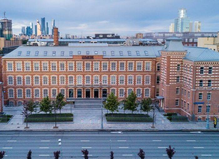 На месте кондитерской фабрики «Большевик» появится спортивный центр