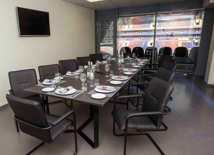 По своим каналам