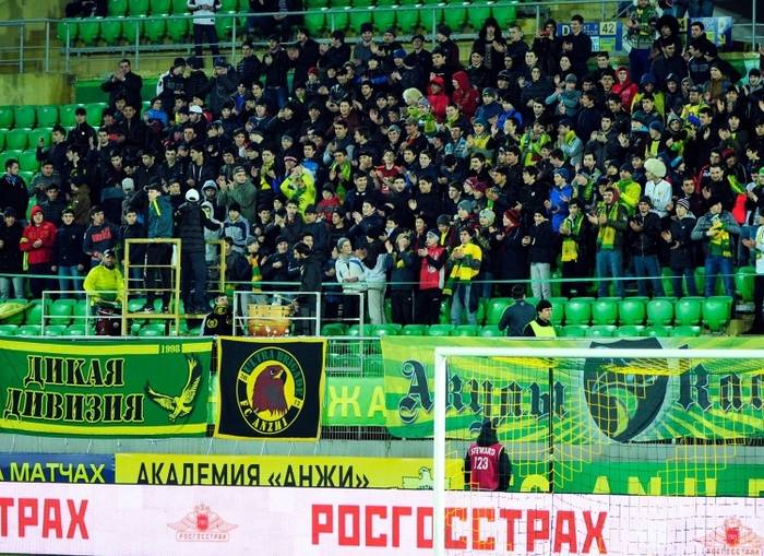 «Анжи» попросил РФПЛ не назначать свои матчи на пятницу из-за проблем с посещаемостью