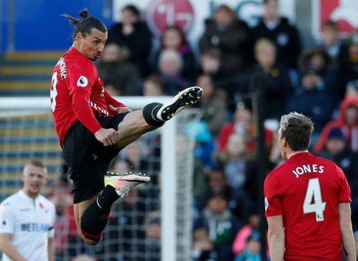 Клубы английской премьер-лиги объединились для продажи рекламного места на форме