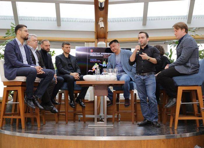 Индустрия создания героев