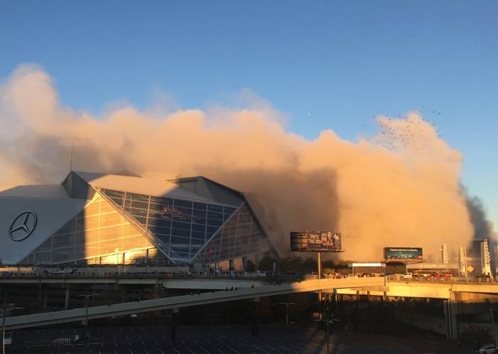 Прощание с легендарным стадионом. Видео недели