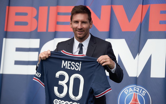 Книга про становление футбольного «ПСЖ» с оригинальными иллюстрациями продается за €400