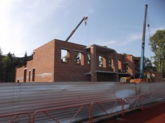 Спортивный корпус с плавательным бассейном