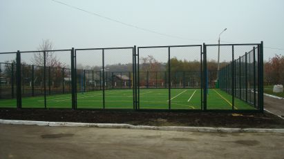 Школа №75. Стадион-площадка