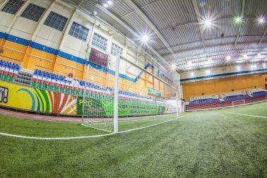 Футбольный манеж с искусственным покрытием