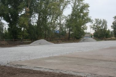 Пришкольный стадион с искусственным покрытием,с.Бурнак
